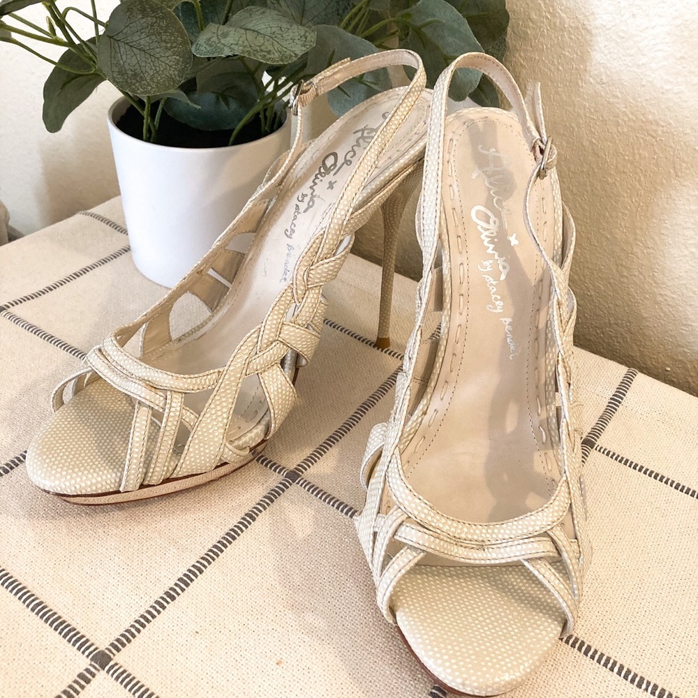 Alice + Olivia Neutral Beige Heel